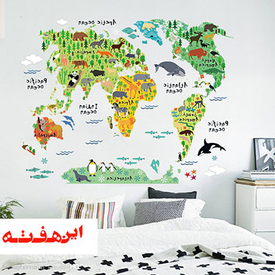 نقشه جهان روی دیوار اتاق پسرانه